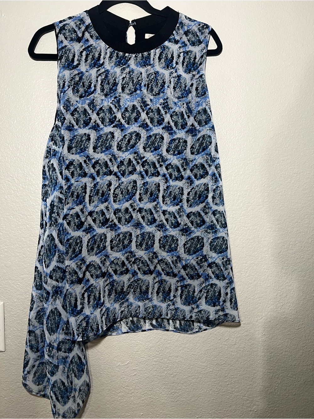 Rachel Roy Sleeveless Blue Patterned Asymmetric Blouse